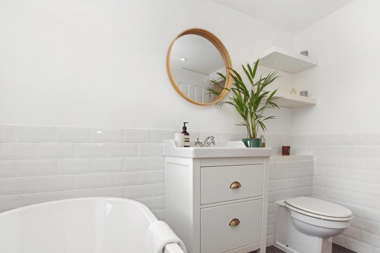 Апартаменти Bright, Stylish & Cosy 3-Bed Flat Near Mile End Лондон Екстер'єр фото