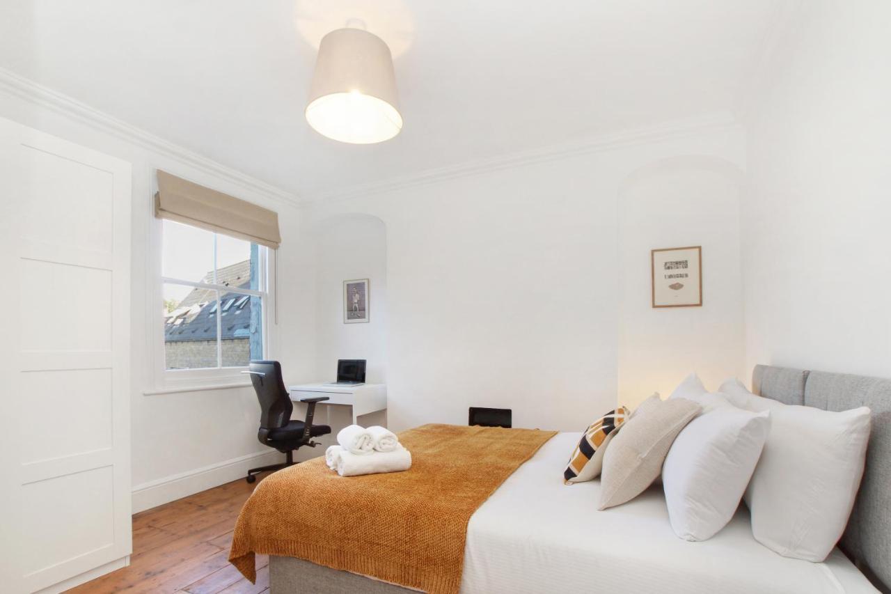 Апартаменти Bright, Stylish & Cosy 3-Bed Flat Near Mile End Лондон Екстер'єр фото